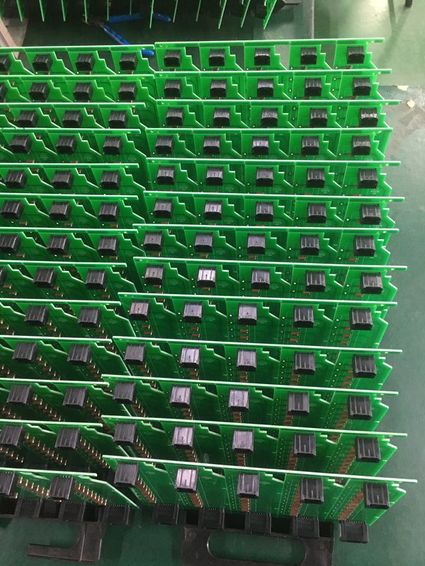 Assemblage de circuits imprimés multicouches avec matériau FR4 et épaisseur de 0,4 mm à 3 mm