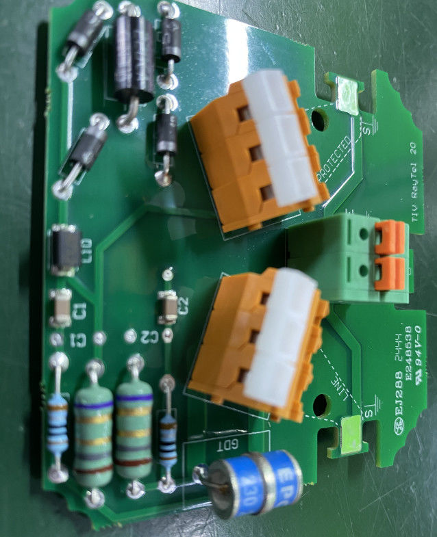Équipement de télécommunication PCB en cuivre avec LW/LS Min. de 0,05 mm et couleur Silkscreen Noire