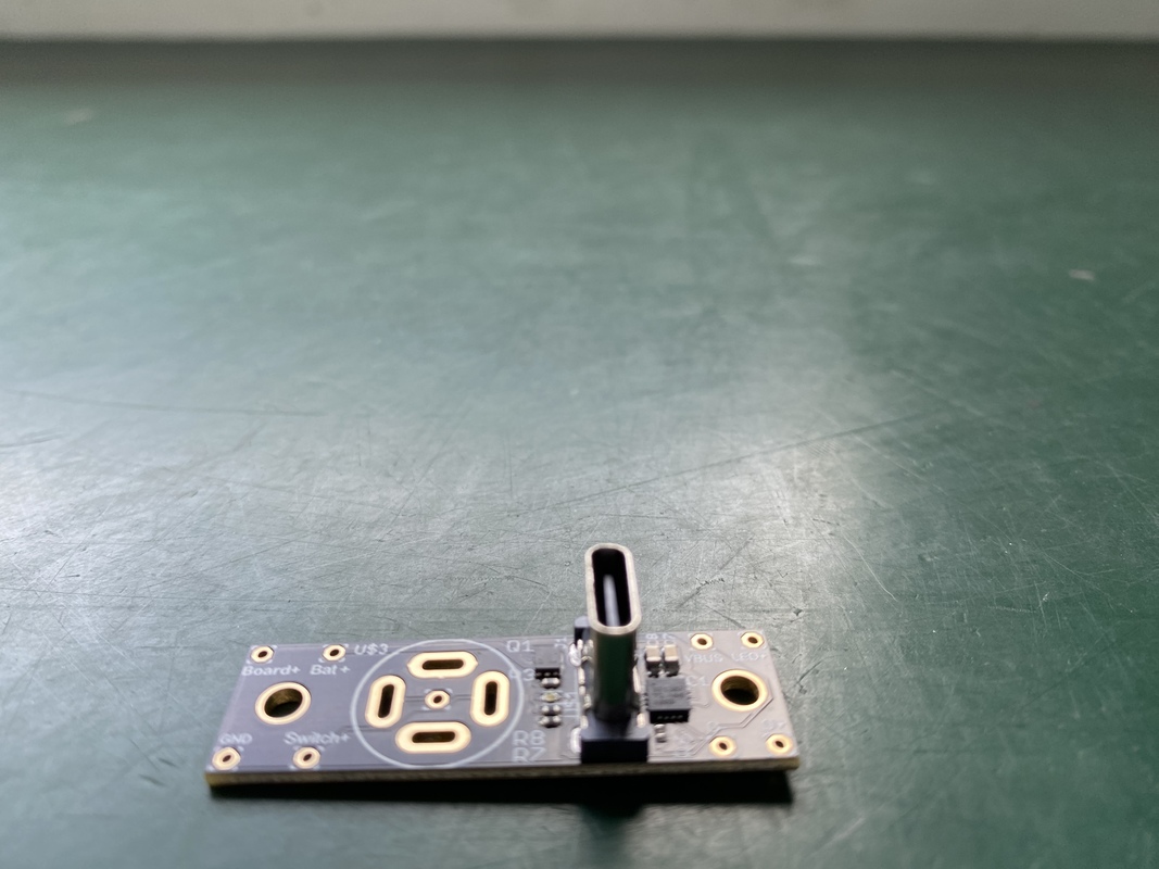 White Silk Screen SMT PCB Assembly 100% E-Test IPC-6012D 1-22 Layer Custom Design with 0.1mm Tolerance