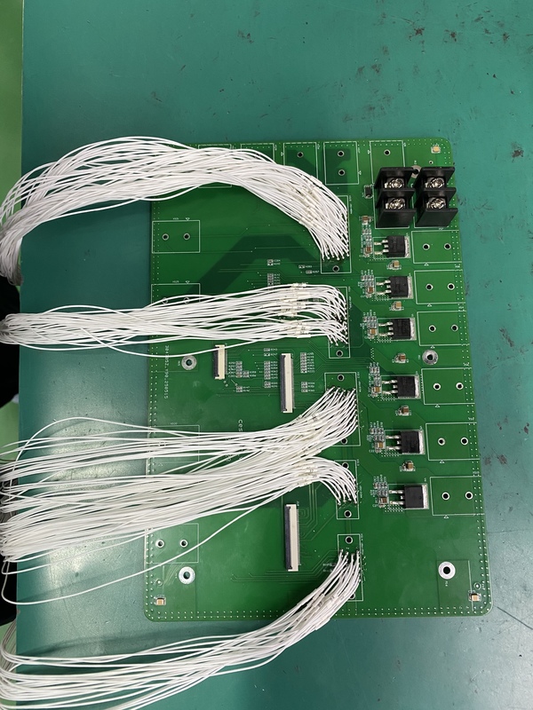 LGA EMS PCBA incluant le remplissage de trous au laser assurant des processus d'assemblage de cartes de circuits 1200 400 mm durables