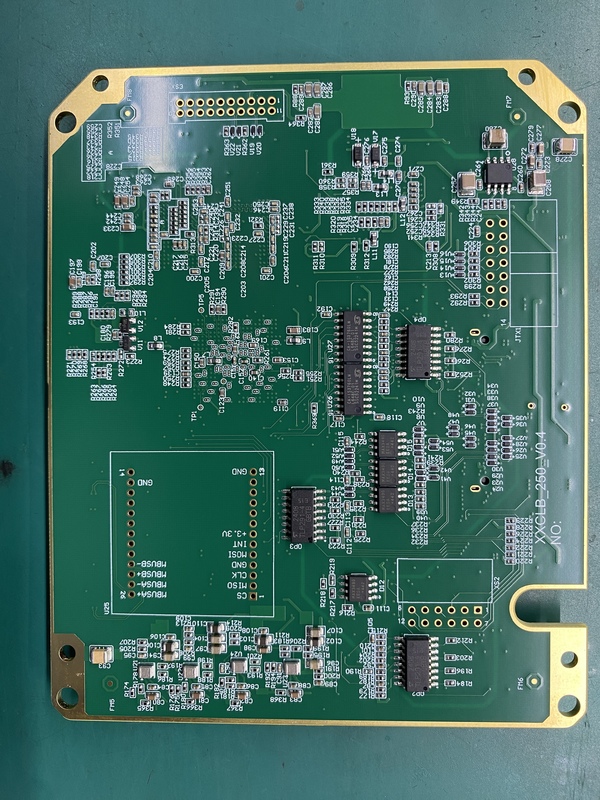 Assemblage de PCB de protection d'alimentation avec masque de soudure blanc, épaisseur 1,6 mm et certification Rohs