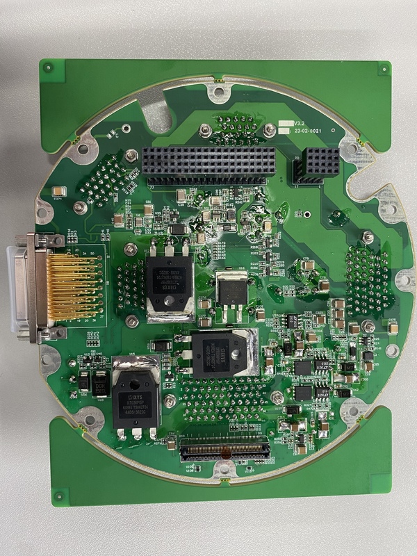 Assemblage de PCB de protection d'alimentation avec masque de soudure blanc, épaisseur 1,6 mm et certification Rohs