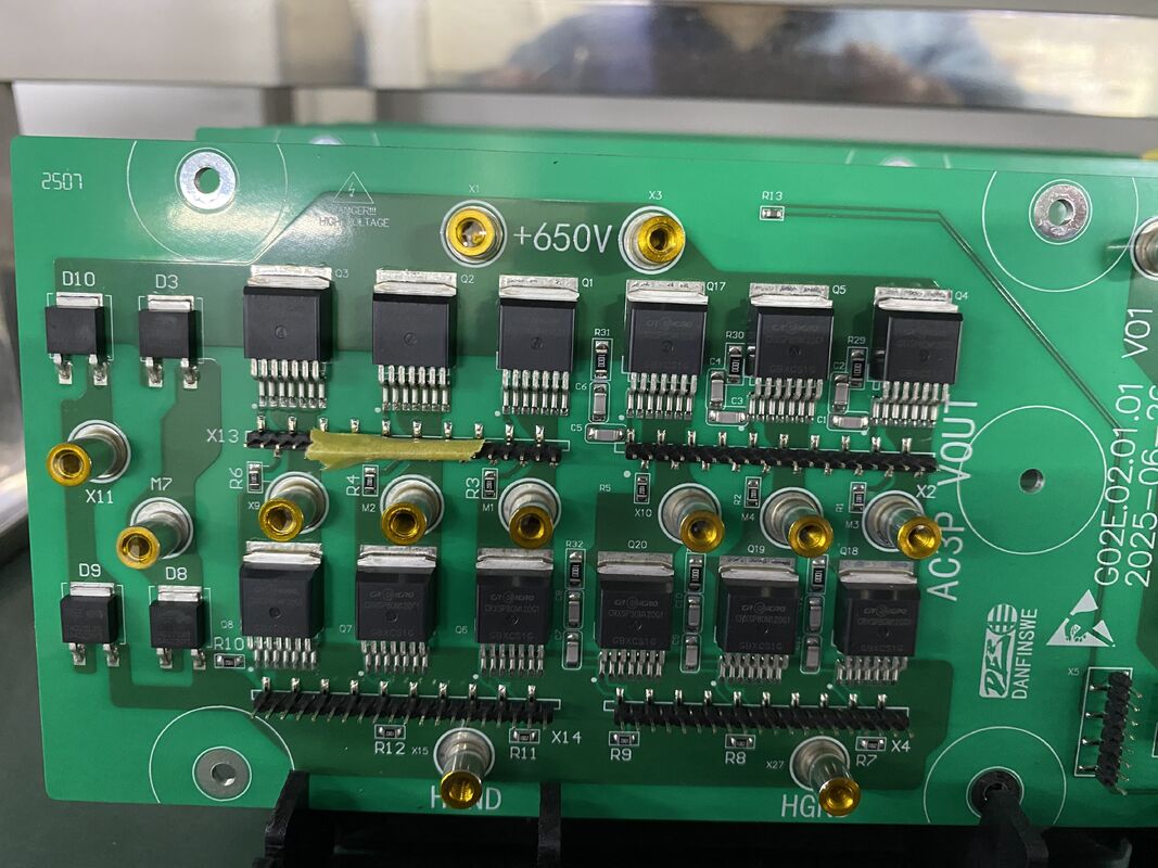 Assemblage et services de test de circuits imprimés EMS PCBA avec masque de soudure blanc, remplissage de trous laser