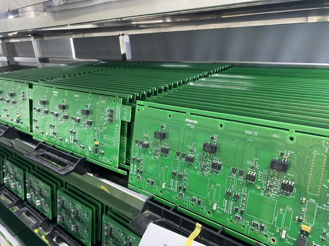 Assemblage de circuits imprimés de communication avec diamètre de trou minimal de 0,1 mm, 6 couches, High Tg170 et High Tg180 optimisé pour les appareils de communication