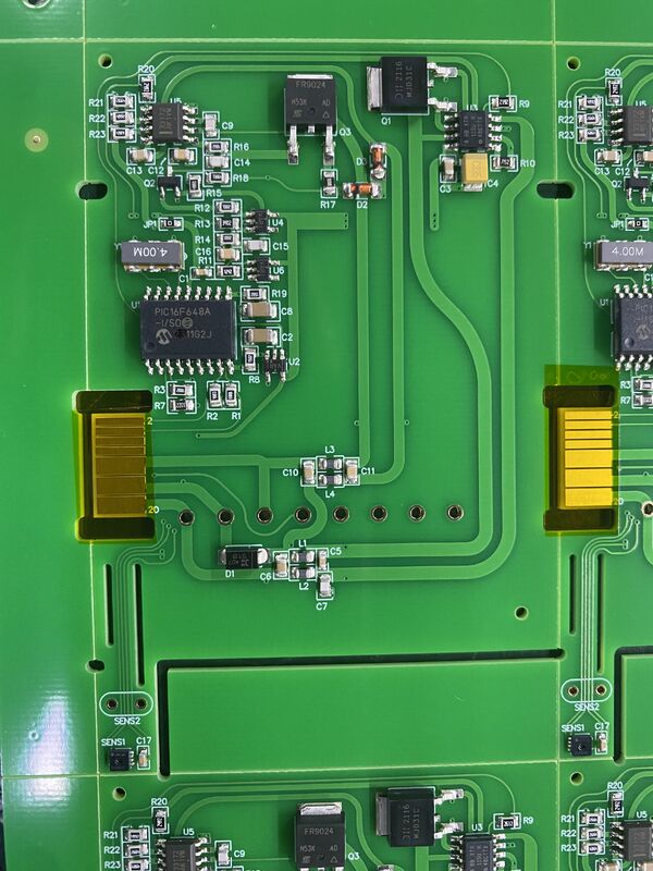 6 Layers Surface Mount Device Assembly White Silk Screen Optimized for Production and Enhanced Circuit Board Performance