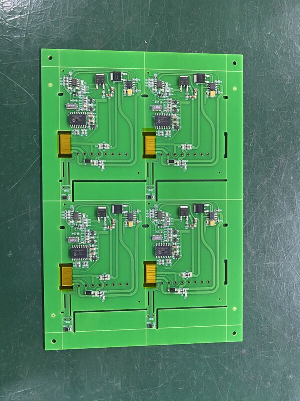 Épaisseur 0,3 mm 6 mm Assemblage de fabrication de PCB industriel utilisant la couleur jaune du masque de soudure Assurer des solutions de circuit durables et durables