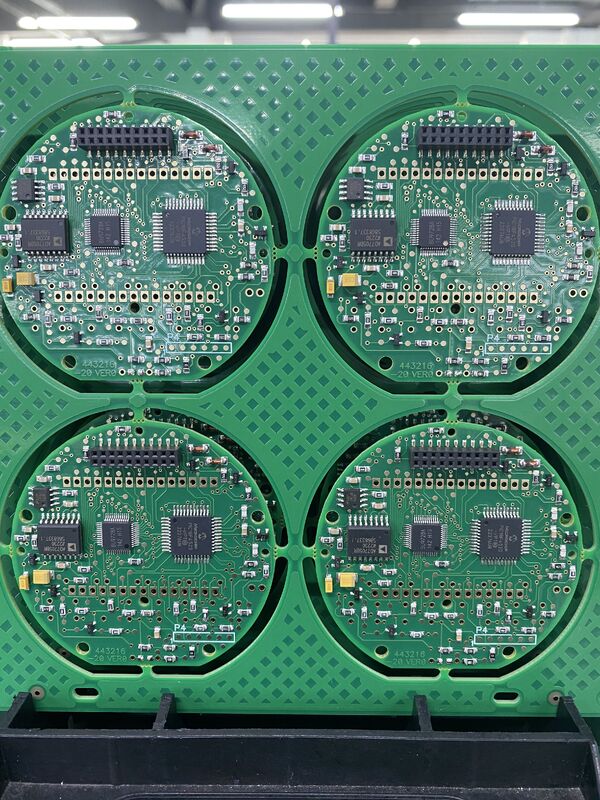 Assemblage de circuits imprimés industriels en cuivre 4OZ, personnalisés, Oui, solutions pour applications électroniques complexes et cartes de circuits durables